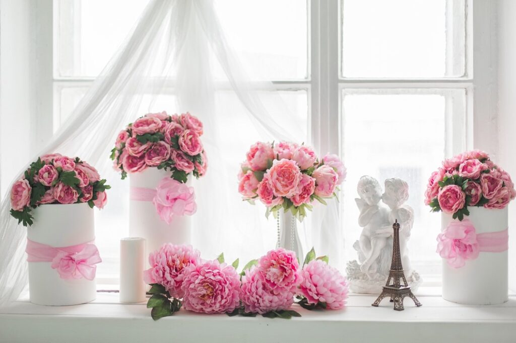 What is the basic rule in flower arrangement
